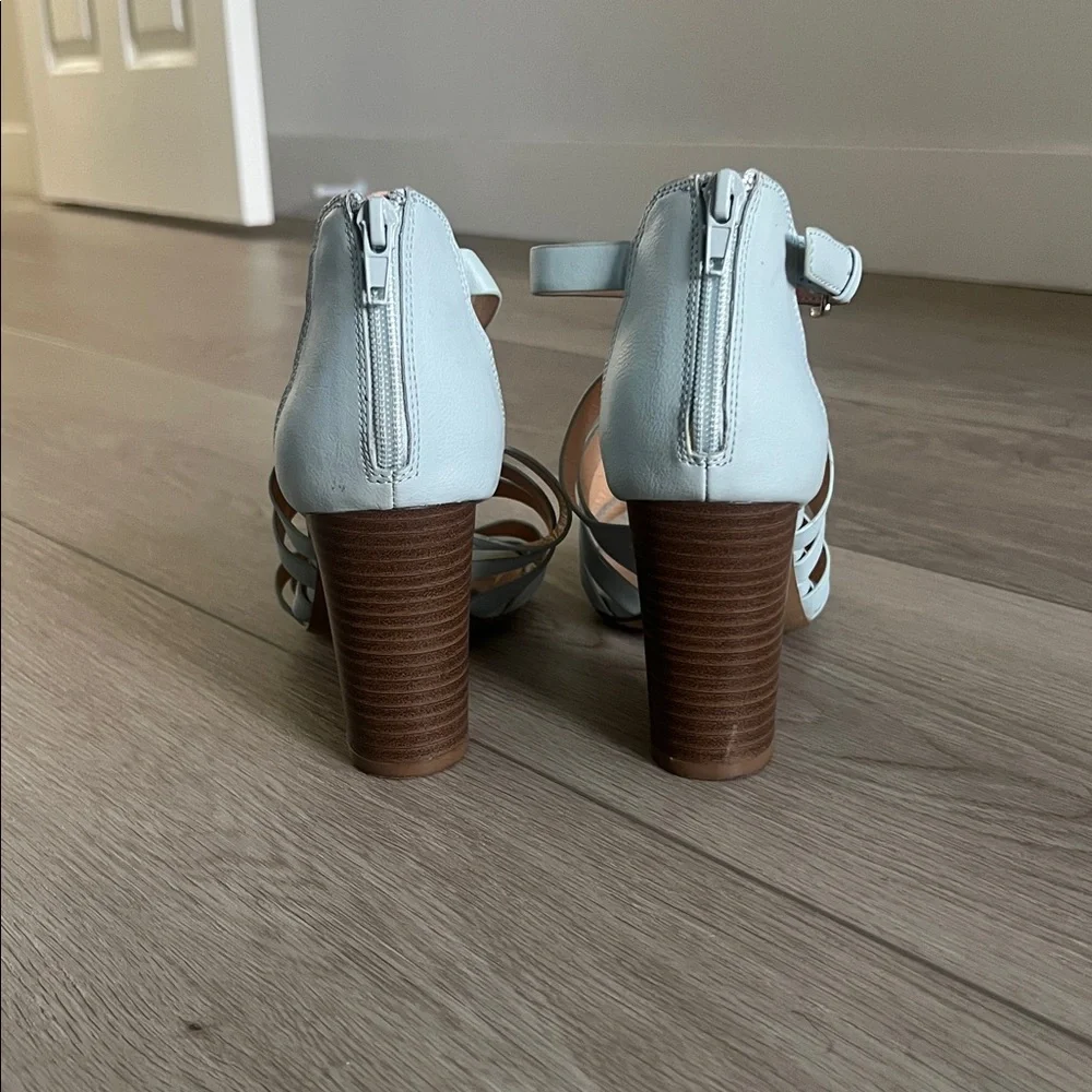 XOXO Pale Blue Crisscross Heeled Sandals Size 7 - Picture 7 of 11